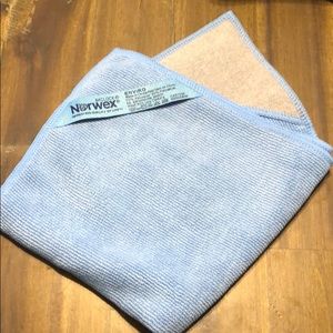 Norwex enviro cloth with scrubby edge